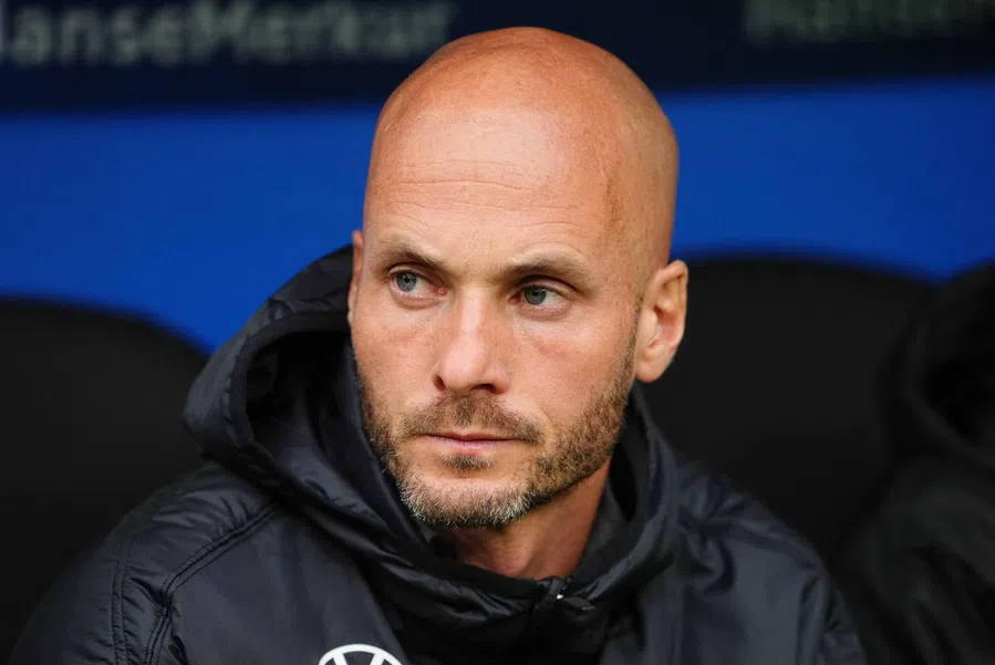 Гоу Эхед Иглс, Паул Симонис, бундеслига Германия, Вольфсбург