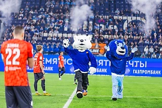 Заключительный матч года: как «Зенит» обыграл «Акрон» и подарил новогоднее волшебство болельщикам