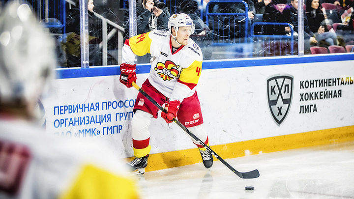 Сравнение команд КХЛ по количеству и точности передач