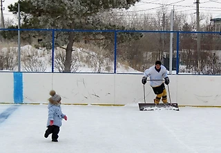 Хоккей в северном Казахстане, часть 2. Самый красивый трактор