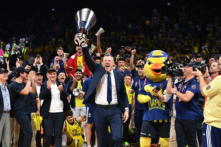 Fenerbahçe boss hails team after historic EuroLeague title win | Daily Sabah