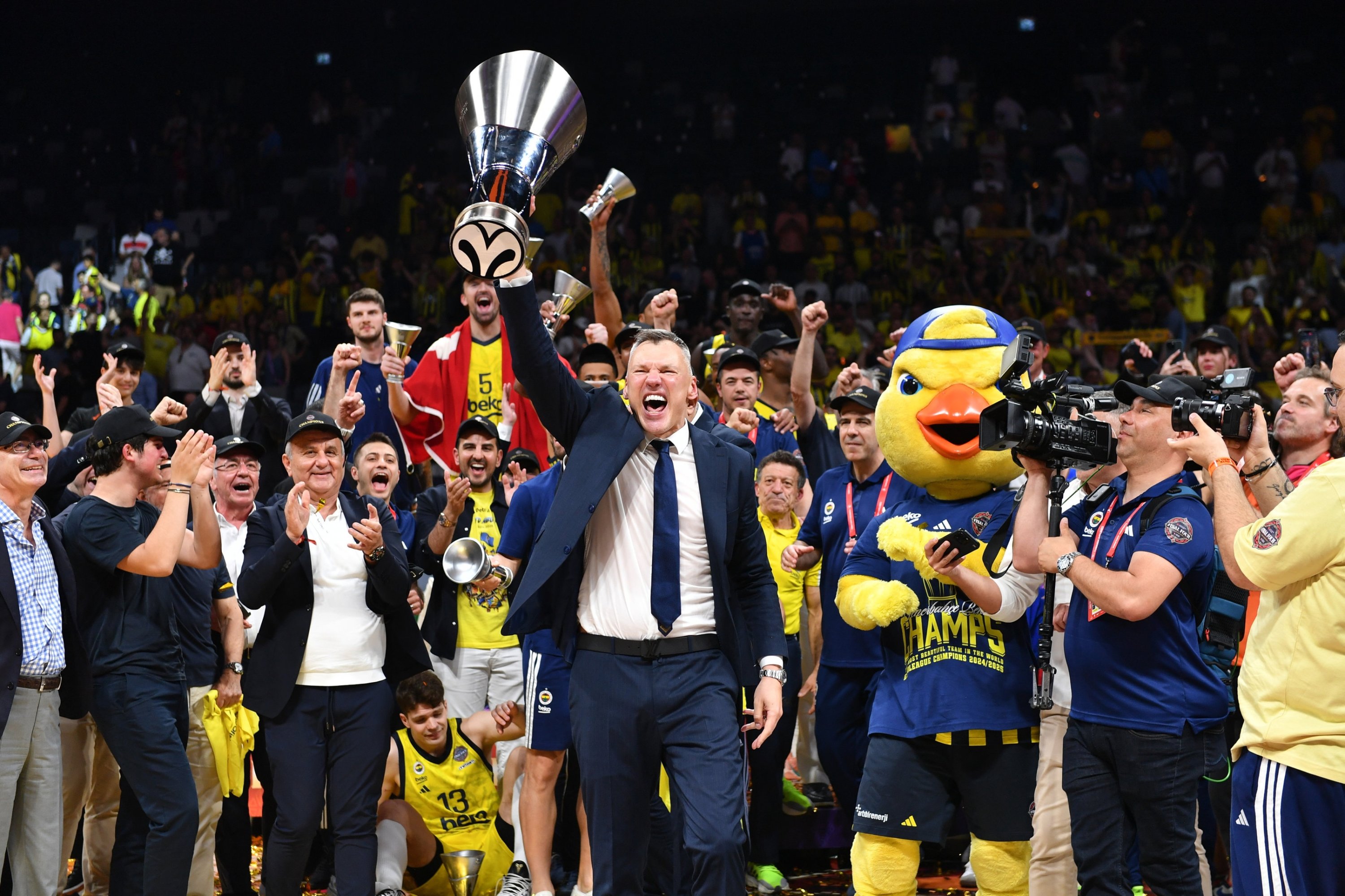 Fenerbahçe boss hails team after historic EuroLeague title win | Daily Sabah