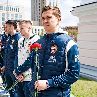 ЦСКА возложил цветы у мемориала 18-й дивизии Московского народного ополчения
