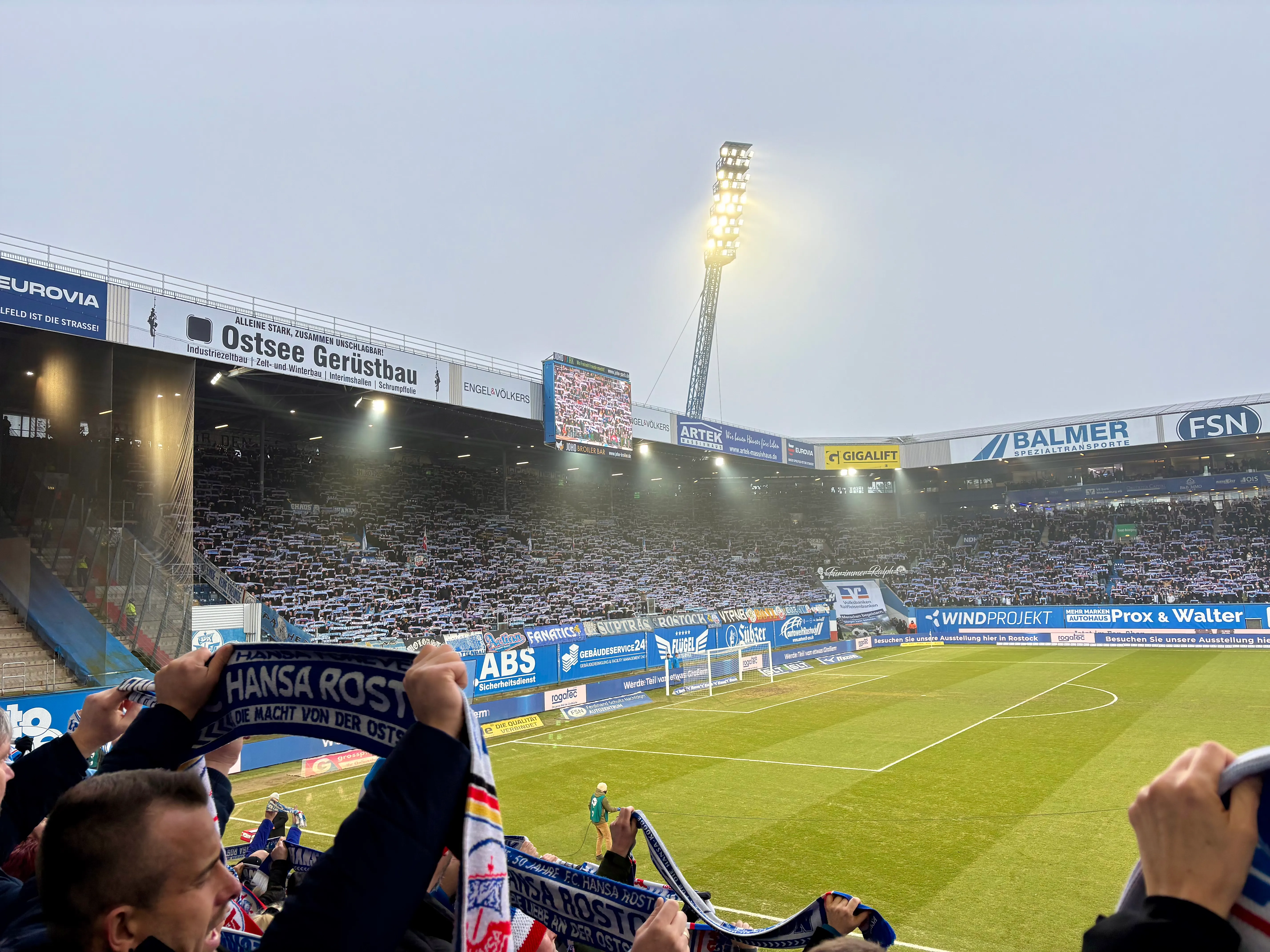 Я побывал в футбольном раю – он находится в третьей Бундеслиге. Осторожно, сводит олдскулы