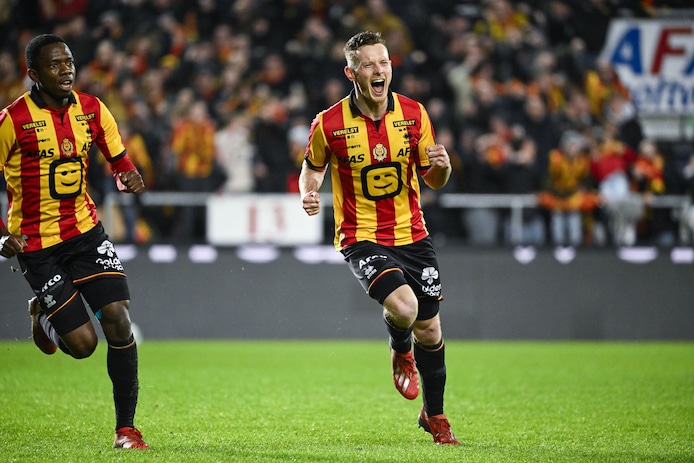 Zal de goal nog een paar keer moeten herbekijken”: Rob Schoofs bezorgt Mechelen met pareltje zege tegen tienkoppig RWDM | Belgisch Voetbal | hln.be