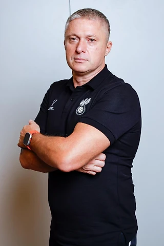 Сергей Михеев : Арбитры должны выходить на игру, как будто видеоповтора не существует.