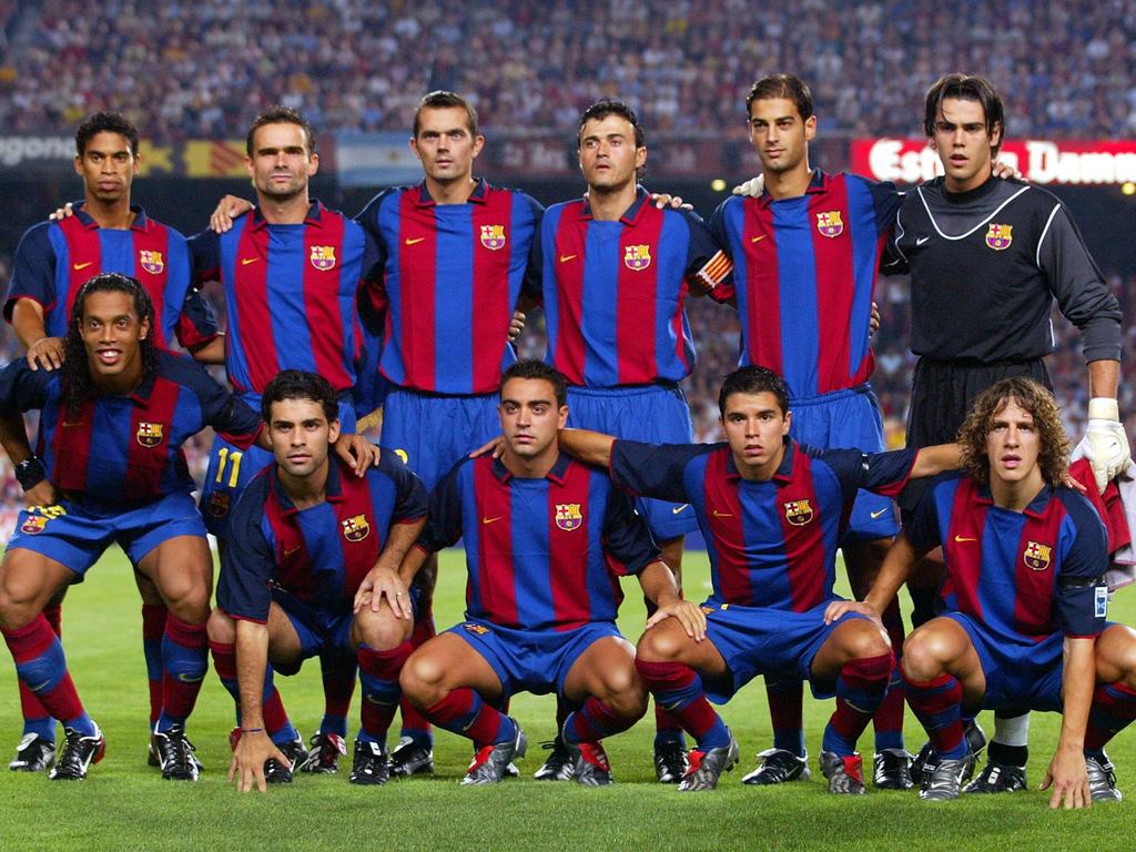 Сильные команды по футболу. Старый состав Барселоны. Барселона команда 2002. Команда Барселоны 2007. Старый состав Барселоны 2012.