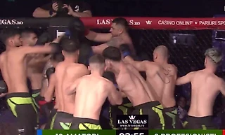 Два профессиональных тяжеловеса против 10 любителей – это трэш-ММА в Румынии 😐