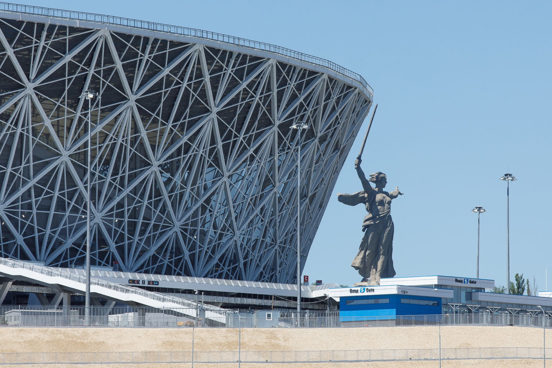 Топ-7 футбольных городов ФНЛ: как клубы привлекают болельщиков не только  своей игрой - Лучшая лига мира - Блоги Sports.ru