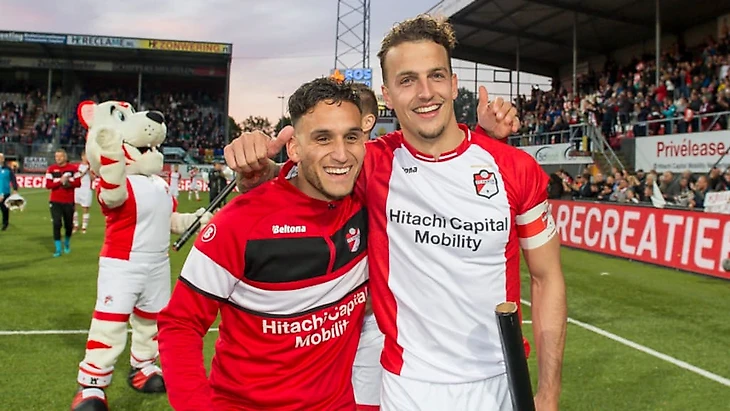 Герсом Клок (слева) прощается с клубом «Эммен».