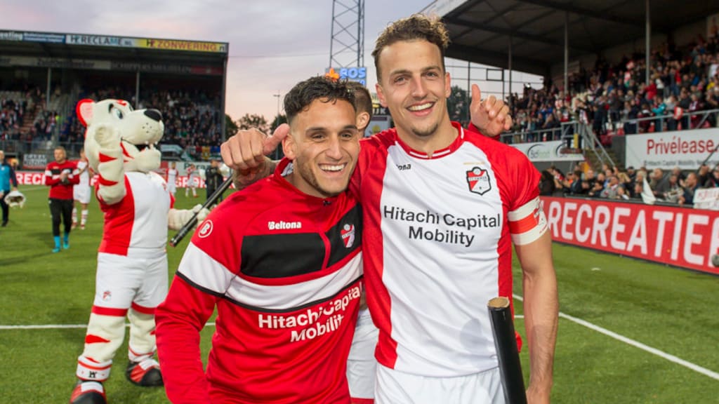 Герсом Клок (слева) прощается с клубом «Эммен».