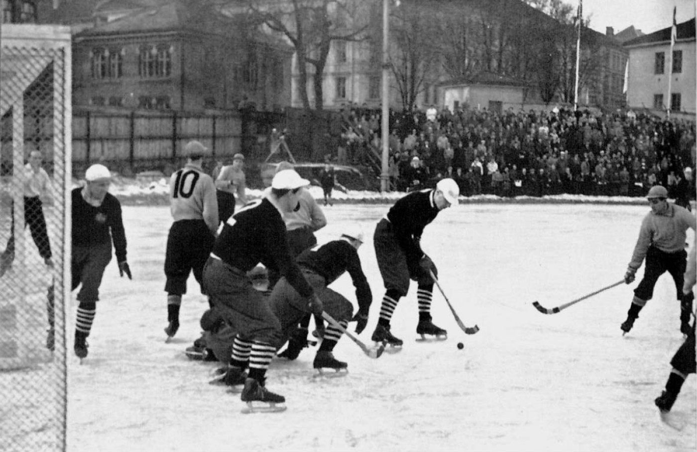 Зимние игры 1952. Хоккей 1952 Осло. История хоккея. Хоккей в древности. Хоккей в Российской империи.