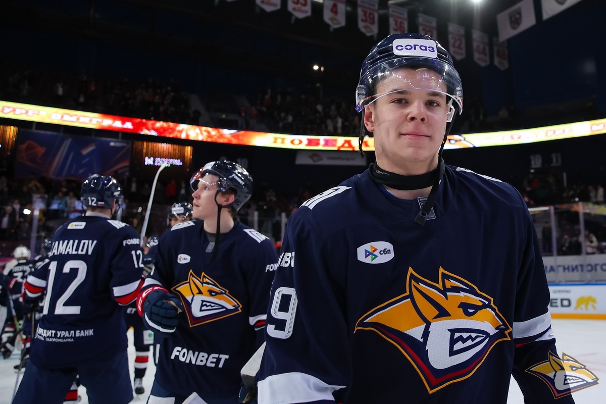 Андрей Козлов 2005 – хоккеист, 20 лет, рост, вес, фото и видео, биография на Sports.ru