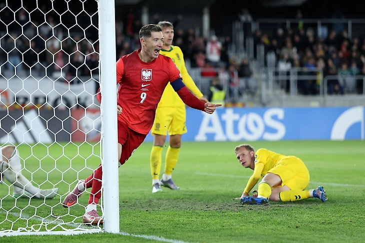 Gol Roberta Lewandowskiego! Potężna główka kapitana w meczu z Litwą [WIDEO]