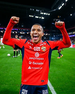 Энрике Кармо – 19!