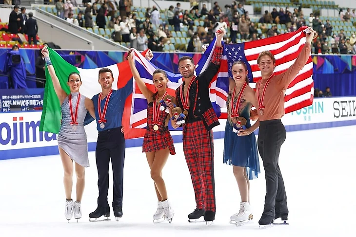 Лайла Фир/ Льюис Гибсон, Шарлен Гиньяр/ Марко Фаббри и Каролин Грин и Майкл Парсонс. Фигурное катание