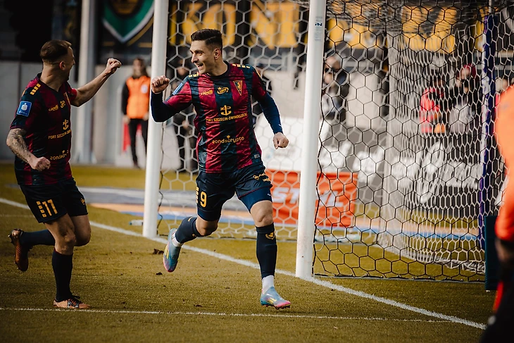 Mecz z GKS-em na zdjęciach - autor Wiola Ufland