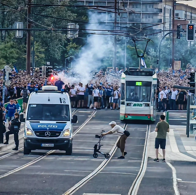 Жену толпой на улице во все дырки. Впечатляющая коллекция русского порно на дм-маркет.рф