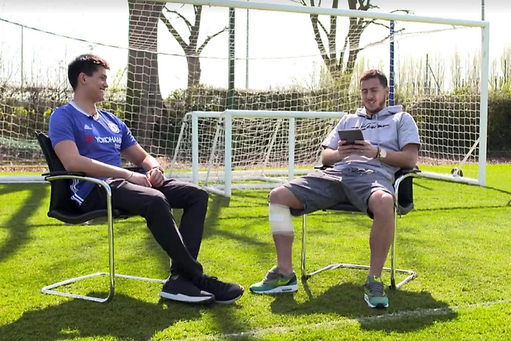 Swimming: Olympic champ Joseph Schooling chats with Eden Hazard during Chelsea trip | The Straits Times