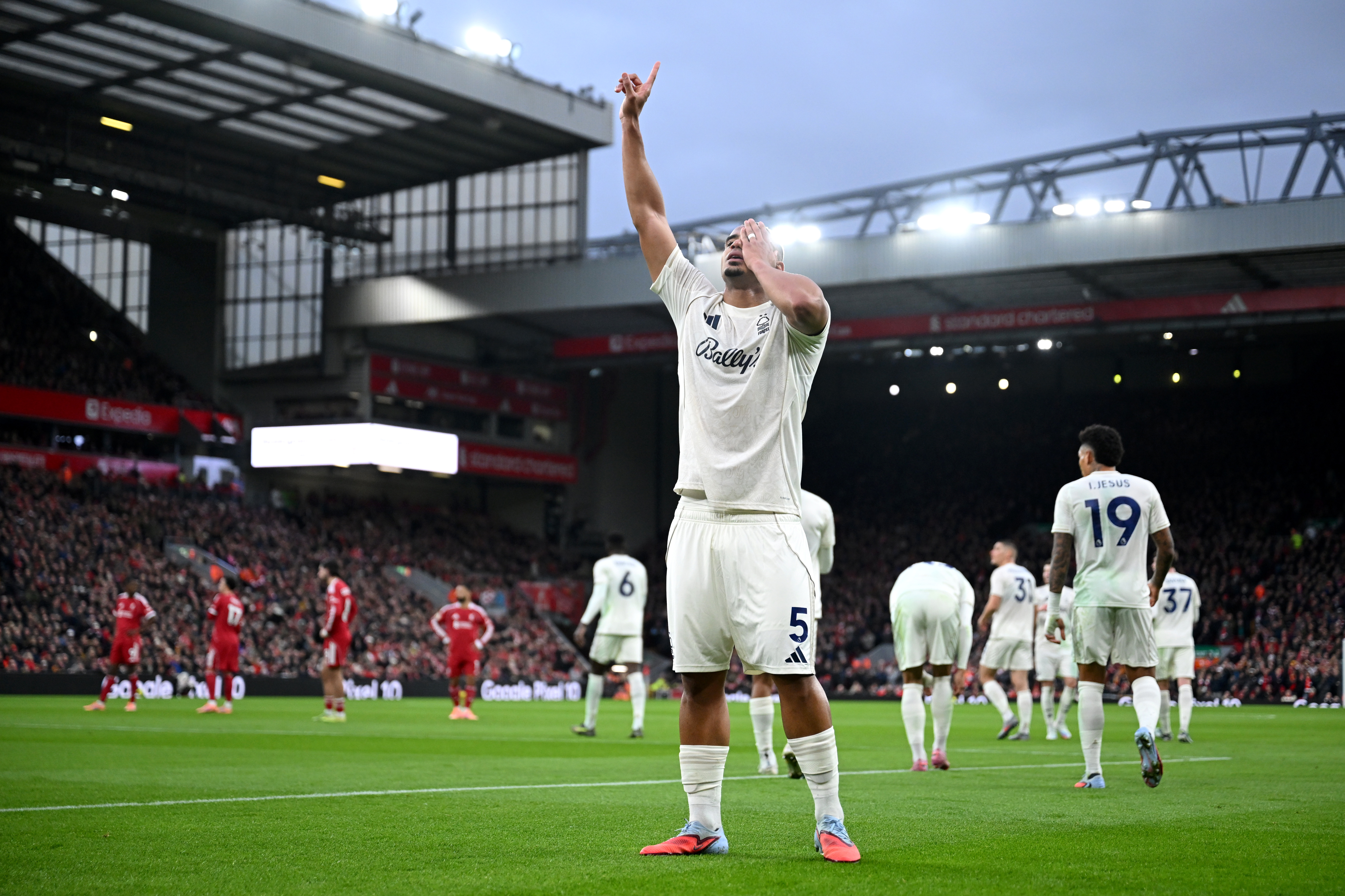 Итоги двенадцатого тура АПЛ. Ливерпуль и Манчестер Сити проиграли, а Арсенал разгромил Тоттенхэм / Boxing day: АПЛ