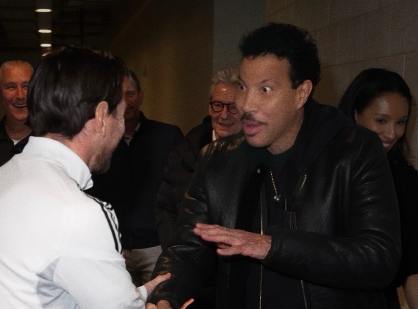 Collage of Lionel Messi meeting Lionel Richie.