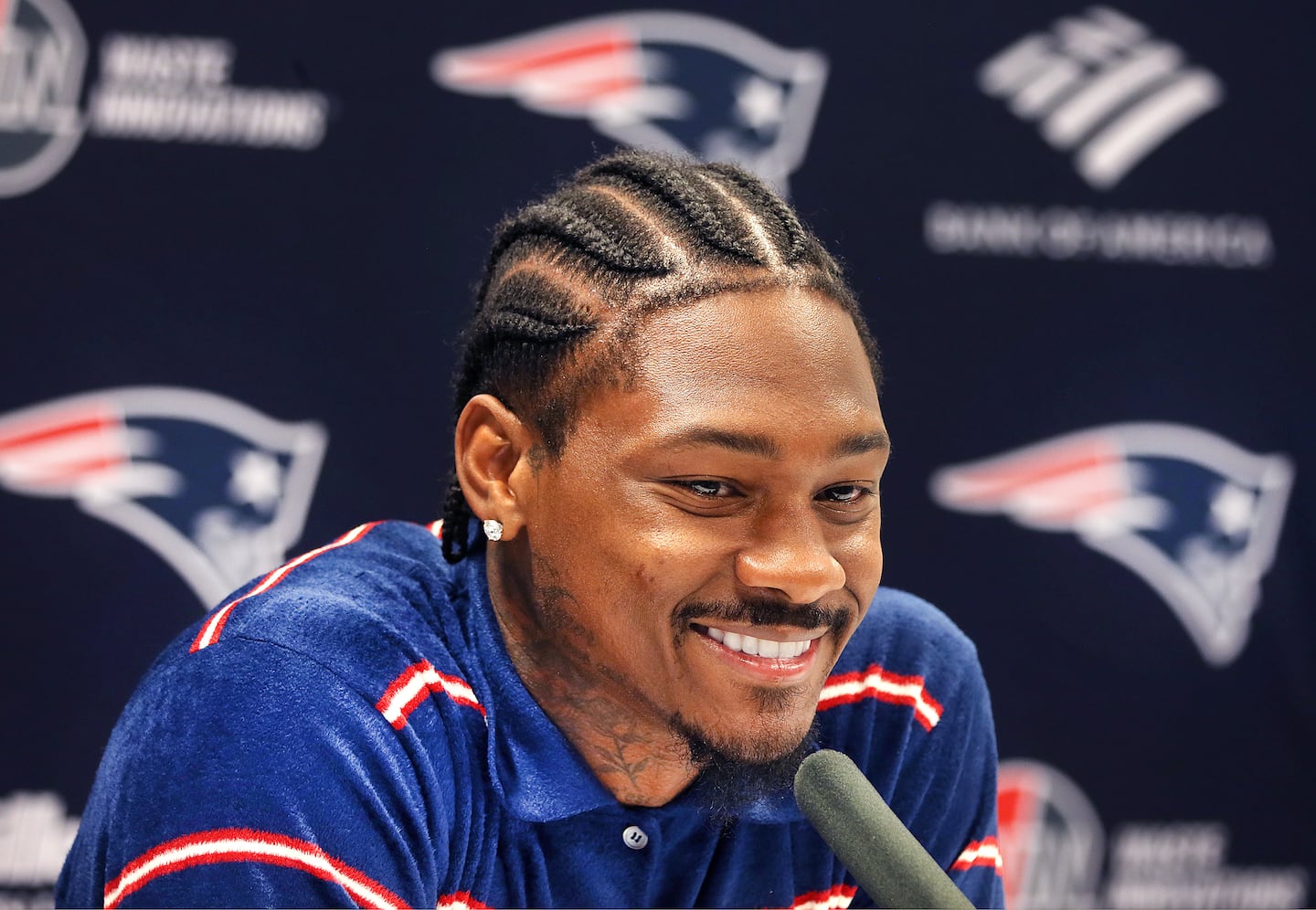 Can Stefon Diggs be the veteran mentor the young Patriots need?