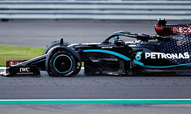 Lewis Hamilton hangs on to win British Grand Prix after puncture drama | British Grand Prix | The Guardian
