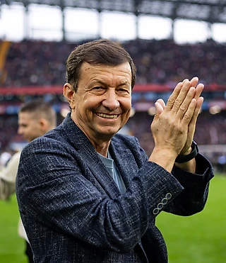 Сегодня свой день рождения празднует начальник нашей команды Александр Стельмах!