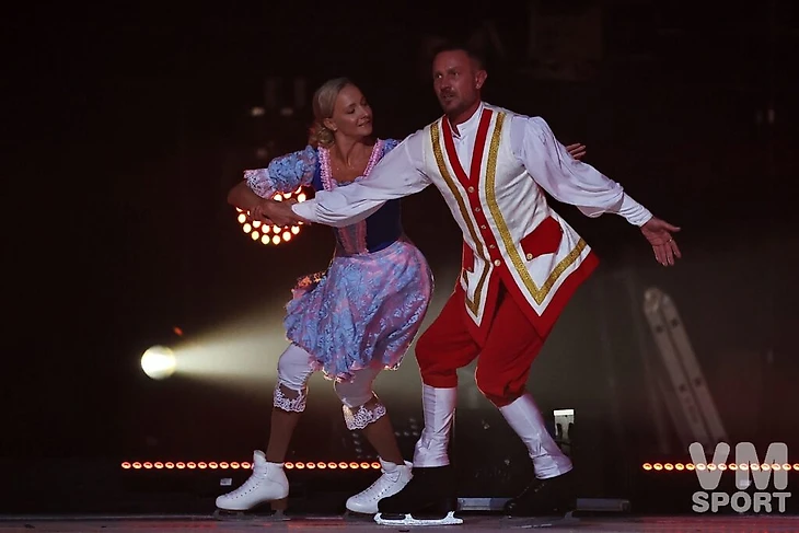 Оксана Домнина и Роман Костомаров. Лёд и Пламень