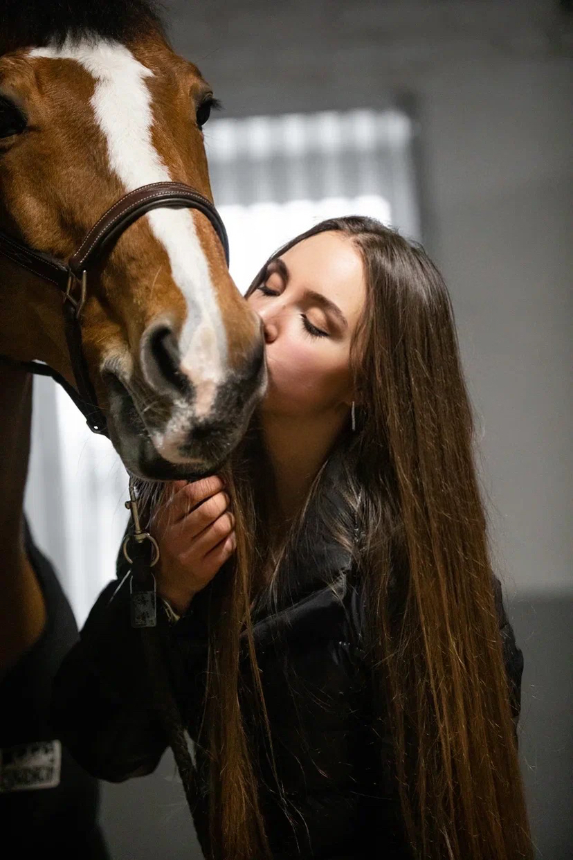 ✨️🐴Матвеева Полина. Детство в КСК «Битца», «Лошадь одного всадника» и  открытие собственной команды по конкуру - Блоги - Sports.ru