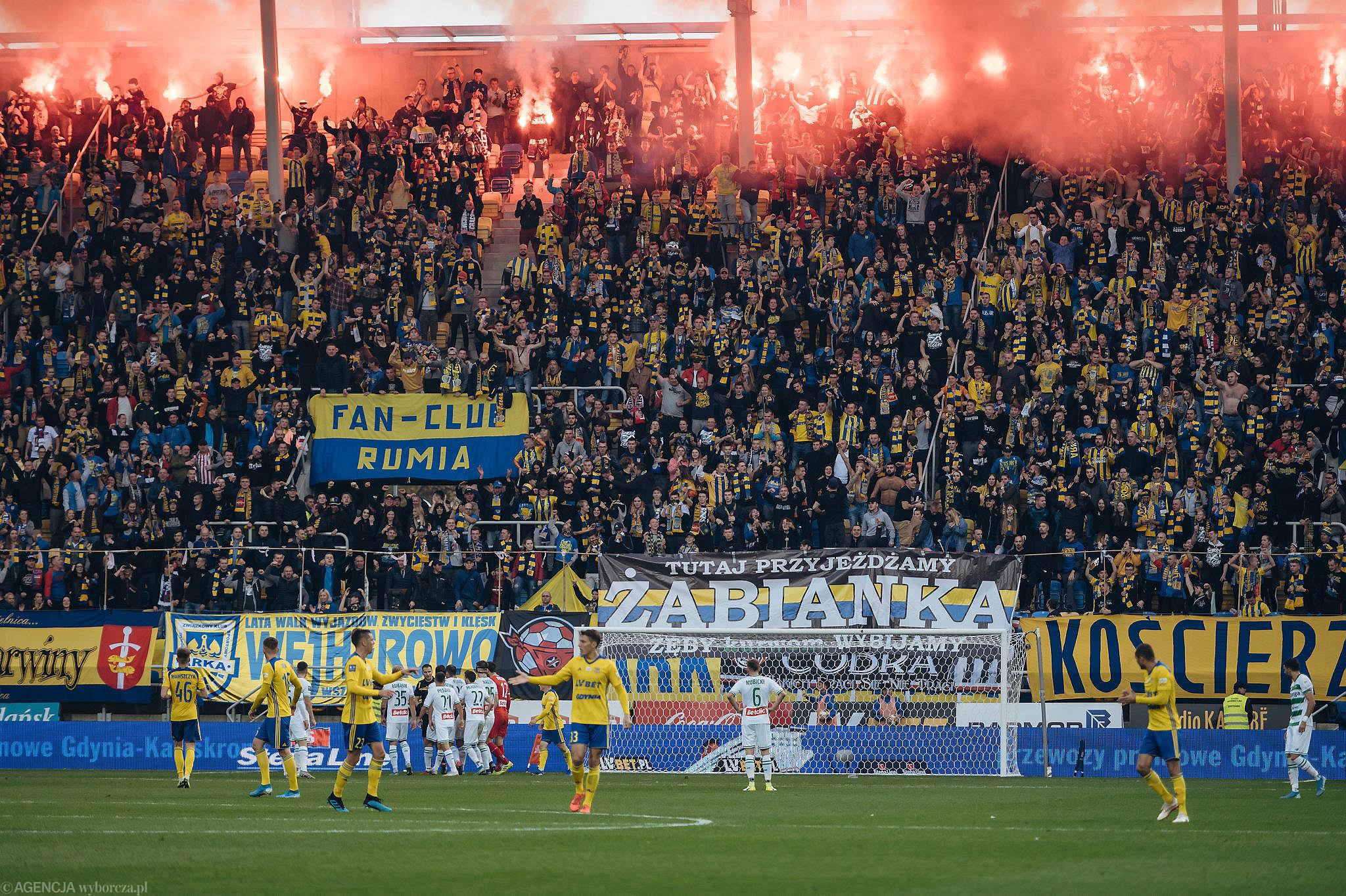 Lechia przeprasza za spadek. Arka boleśnie to wykorzystuje. Co za riposta Piłka nożna – Sport.pl