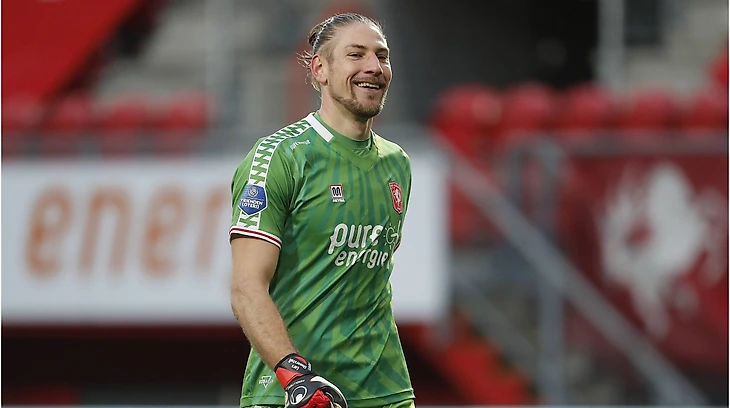 Früherer Schalke-Torwart Unnerstall verlängert bei Twente Enschede | Transfermarkt