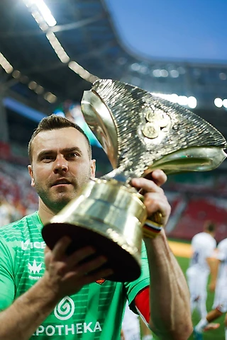 Акинфеев: «Кто-то считает, что я устарел? А матч с «Краснодаром» за Суперкубок кто выиграл? Старичок Акинфеев!»