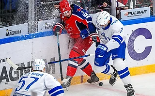 «Динамо» в матче с «ЦСКА» повторило антирекорд КХЛ по броскам в створ ворот