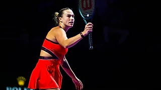 Когда теннис превращается в драму: разбираем «метод злости» Арины Соболенко