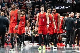 Поражение, из которого можно извлечь урок: «Блэйзерс» впервые прочувствовали дух плей-офф в матче против «Спёрс» в Кубке