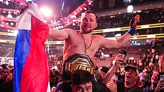 «Мамочка, дети, Юличка, я вас люблю»: милота от Петра Яна – после победы обратился к семье и фанам 💖