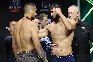 Ульберг уничтожил Рейеса на турнире UFC в Перте! Он забронировал за собой титульный бой?