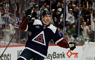 «Все взгляды на меня. Мне это безумно нравится». Как бывший партнер Овечкина помог Нечасу стать звездой