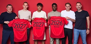 «Бавария» подписала первые профессиональные контракты с тремя футболистами