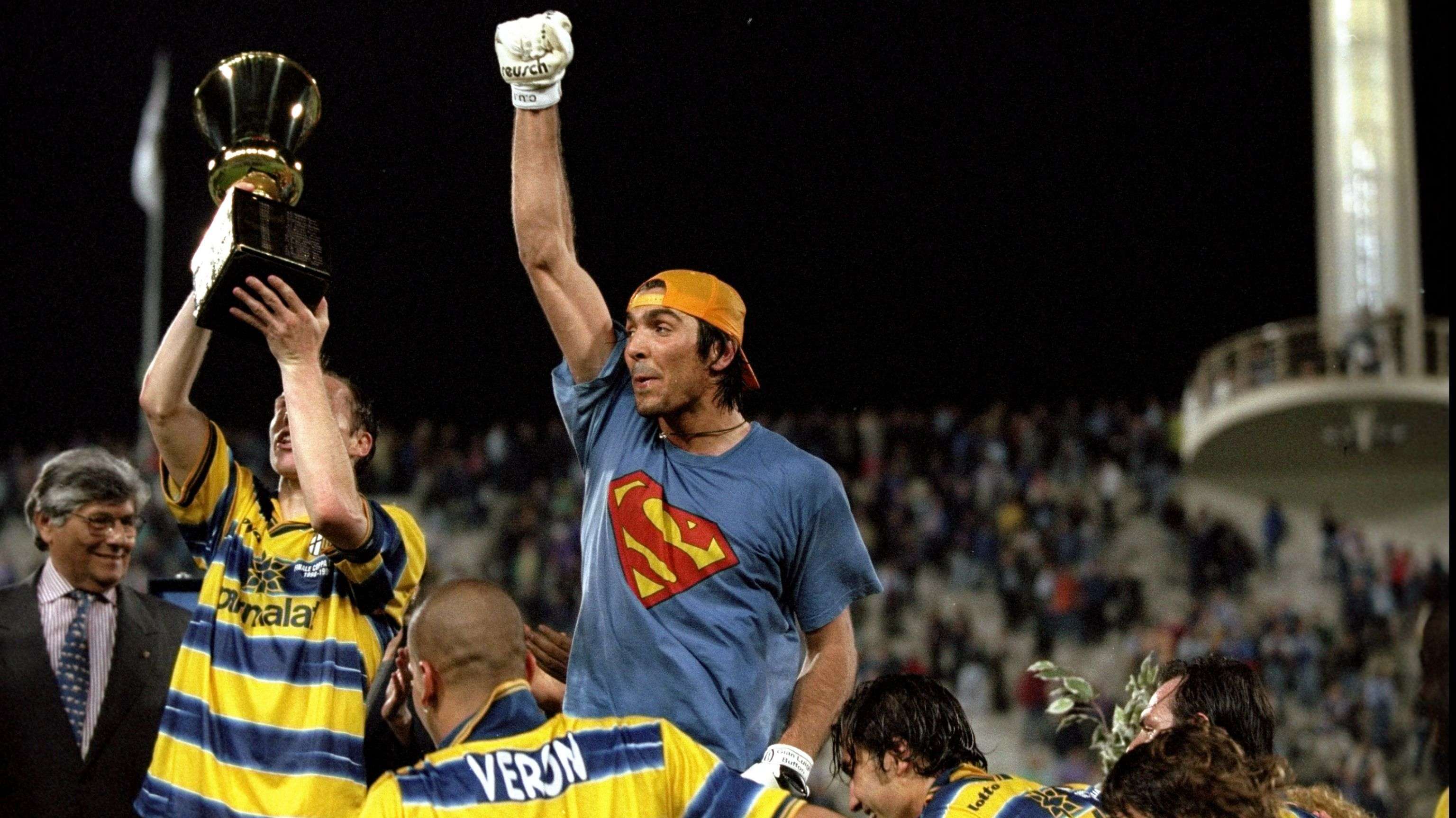 Gianluigi Buffon news: Zola hails 'special one' who 'played like a 30-year-old when he was 17' | Goal.com