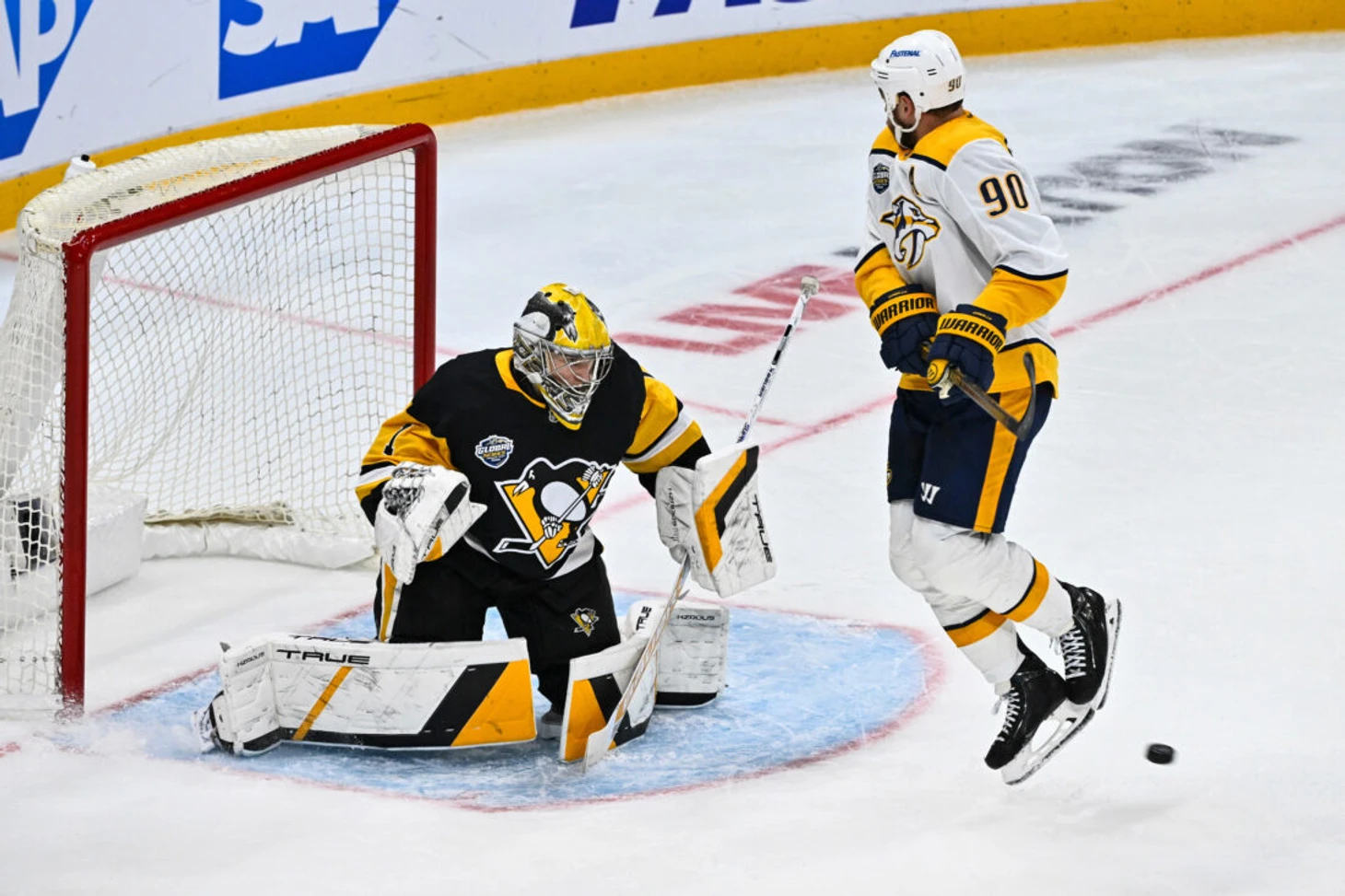 Crosby, Malkin score as Penguins shut out Predators in ...