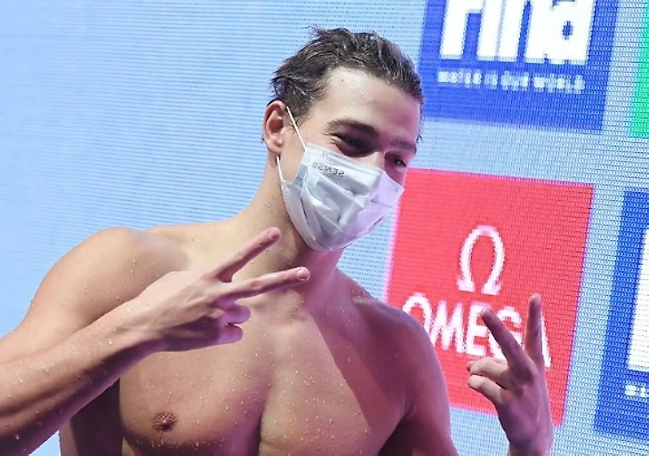 Студент МГТУ Павел Самусенко взял золото на этапе Кубка мира по плаванию