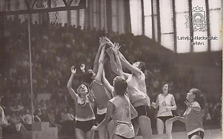 XXXVIII чемпионат СССР (женщины), сезон 1970-1971. Чемпиона определяет «Кибиркштис»