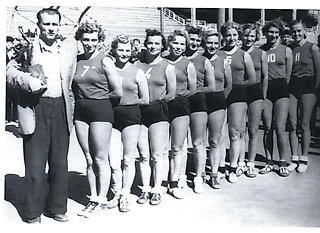 XXI чемпионат СССР (женщины), 1954 год. Легендарное противостояние в «золотом» матче