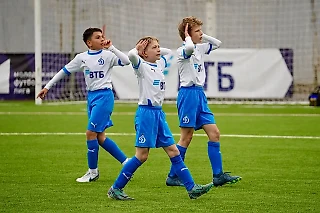 «Динамо» провело детский международный турнир «Кубок FESCO». В нём сыграли братья Захаряна и Фомина