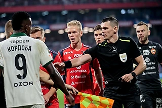 И. Федотов — о руке игрока «Краснодара» в матче с ЦСКА: это пенальти, VAR обязан вмешаться