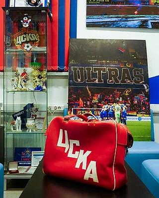 В честь 50-летия активной поддержи ПФК ЦСКА мы провели экскурсию по стадиону для ветеранов движения