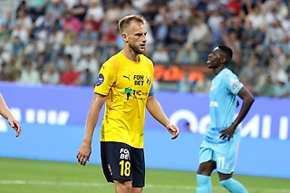 Кучаев дал совет Кисляку и Глебову: «По своему опыту знаю, как быстро можно взлететь, а потом так же быстро упасть»