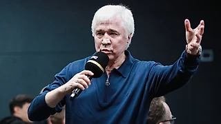 «Что творят наши судьи?!» - Ловчев раскритиковал арбитров после незасчитанного гола ЦСКА в ворота «Оренбурга»